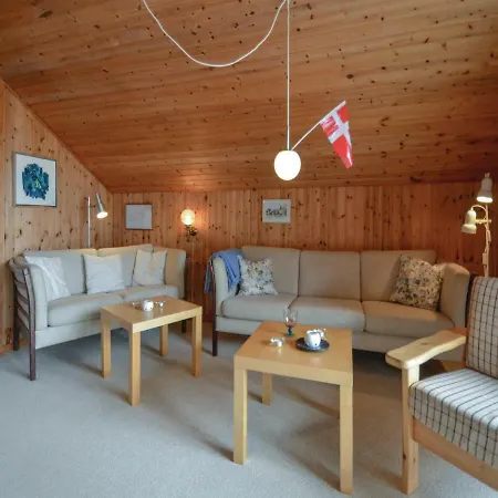 Three-bedroom Holiday In Knebel